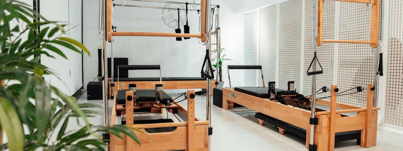 Minimalist decor in a space designed for physical exercises